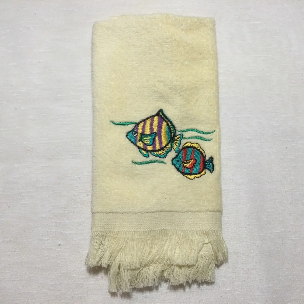 Vintage NOS Avanti Tahiti Fish Embroidered Fingertip Towel 100% Cotton 1978 NWT